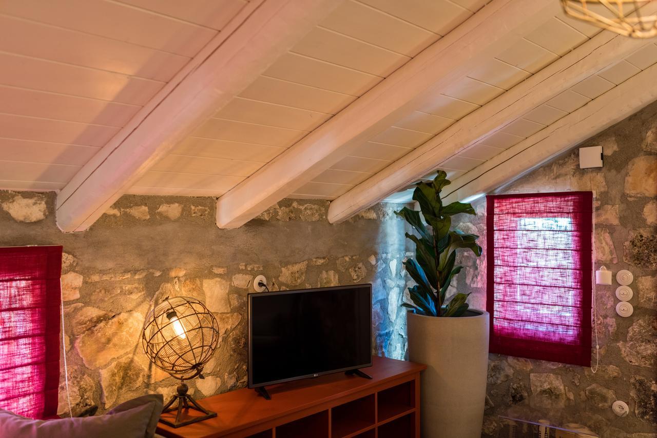 North Point Rooms Antipata  Екстериор снимка