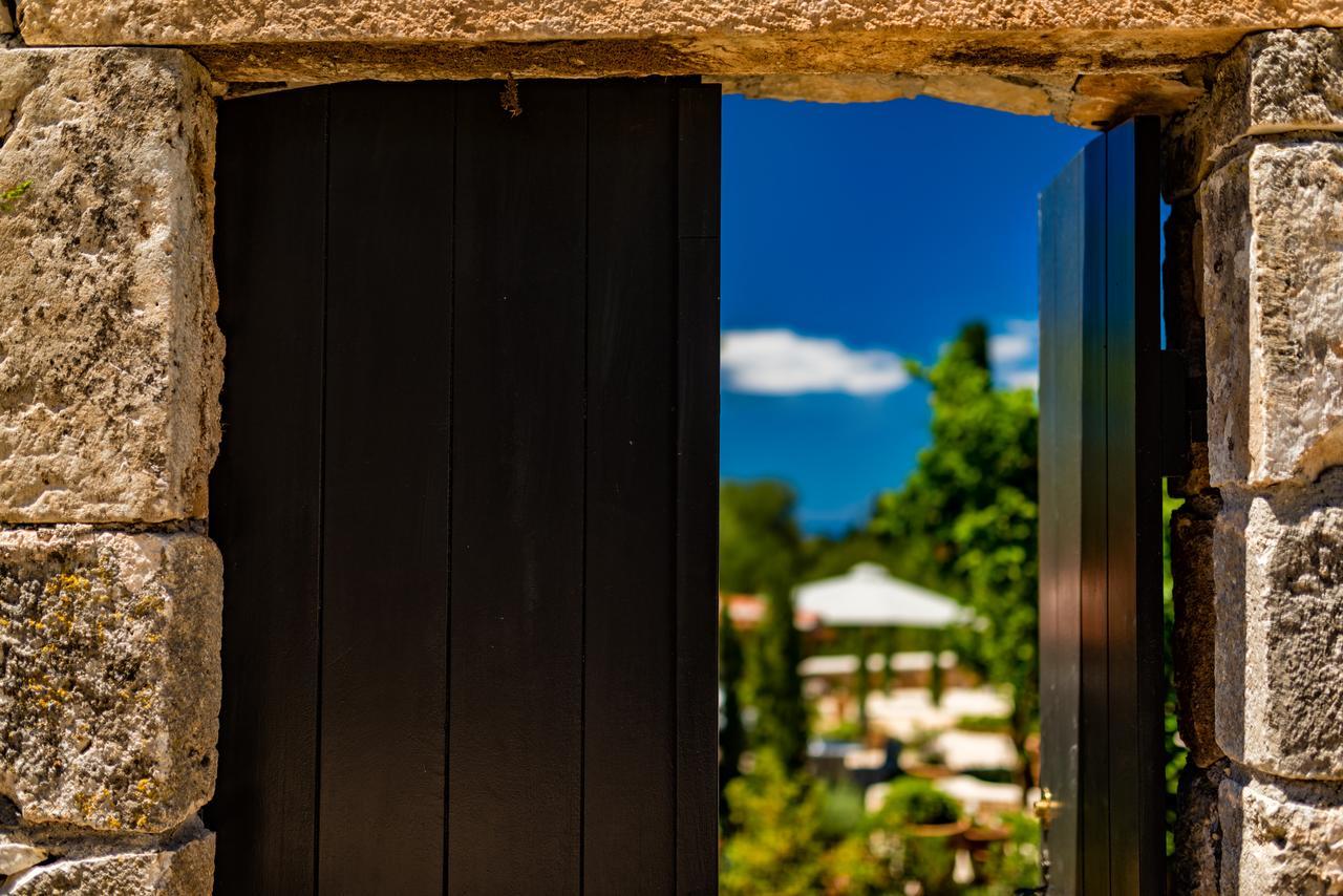North Point Rooms Antipata  Екстериор снимка